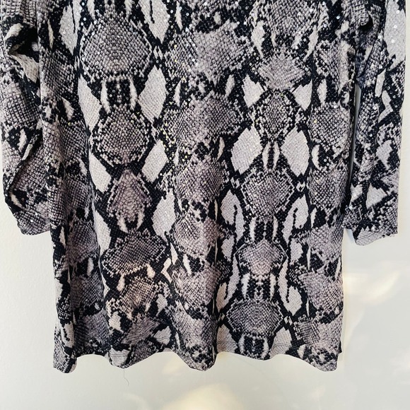 Susan Graver Animal Print Sequin top size L - Picture 4 of 10